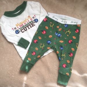 💰5/$25💰 EUC Old Navy Football theme infant pjs